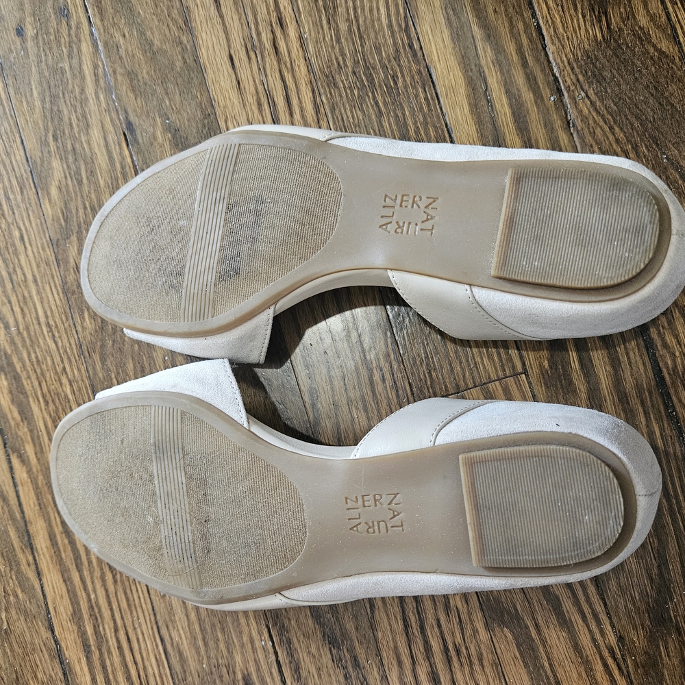 Naturalizer Women's Cream Flats - Picture 2 of 3